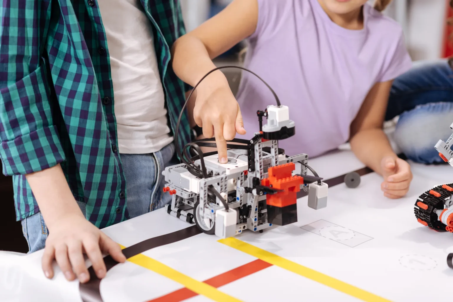 How Robotics Develops Teamwork in Kids Differently Than Sports or School Projects